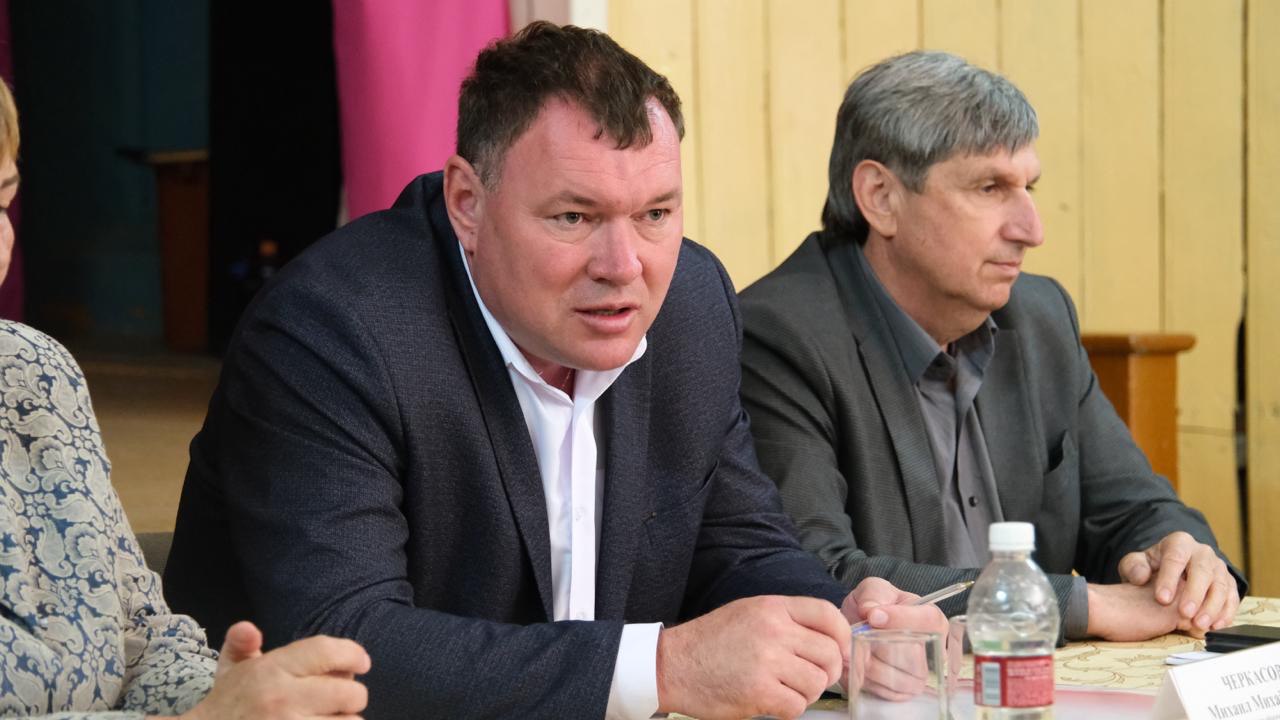 Глава Камызякского района с рабочим визитом посетил Николо-Комаровку